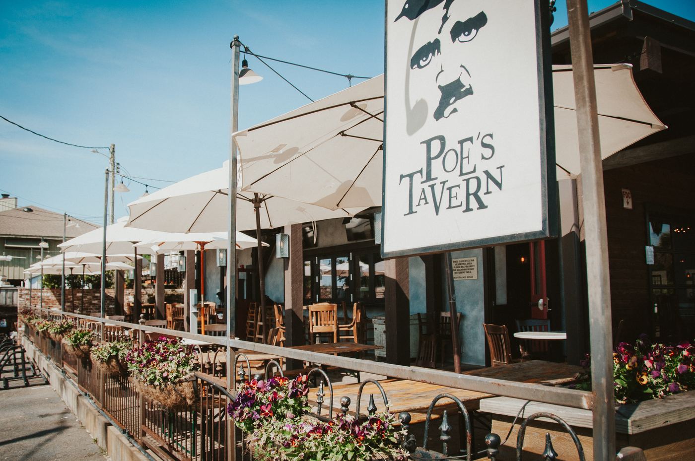 Poe's Tavern