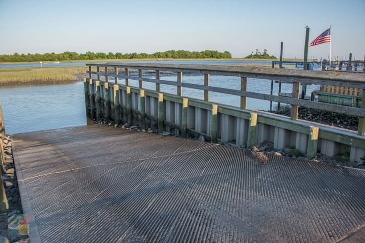 Trails End Marina & Boat Ramp